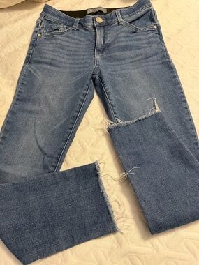 Wit & Wisdom Midwash Distressed Cropped Jeans